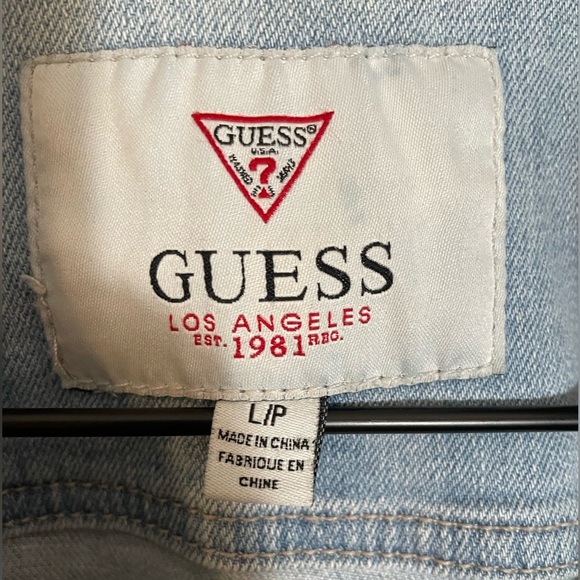 Guess Light Wash Blue Denim Sleeveless Jacket Vest Size L/P Distressed EUC Y2K - Picture 2 of 9